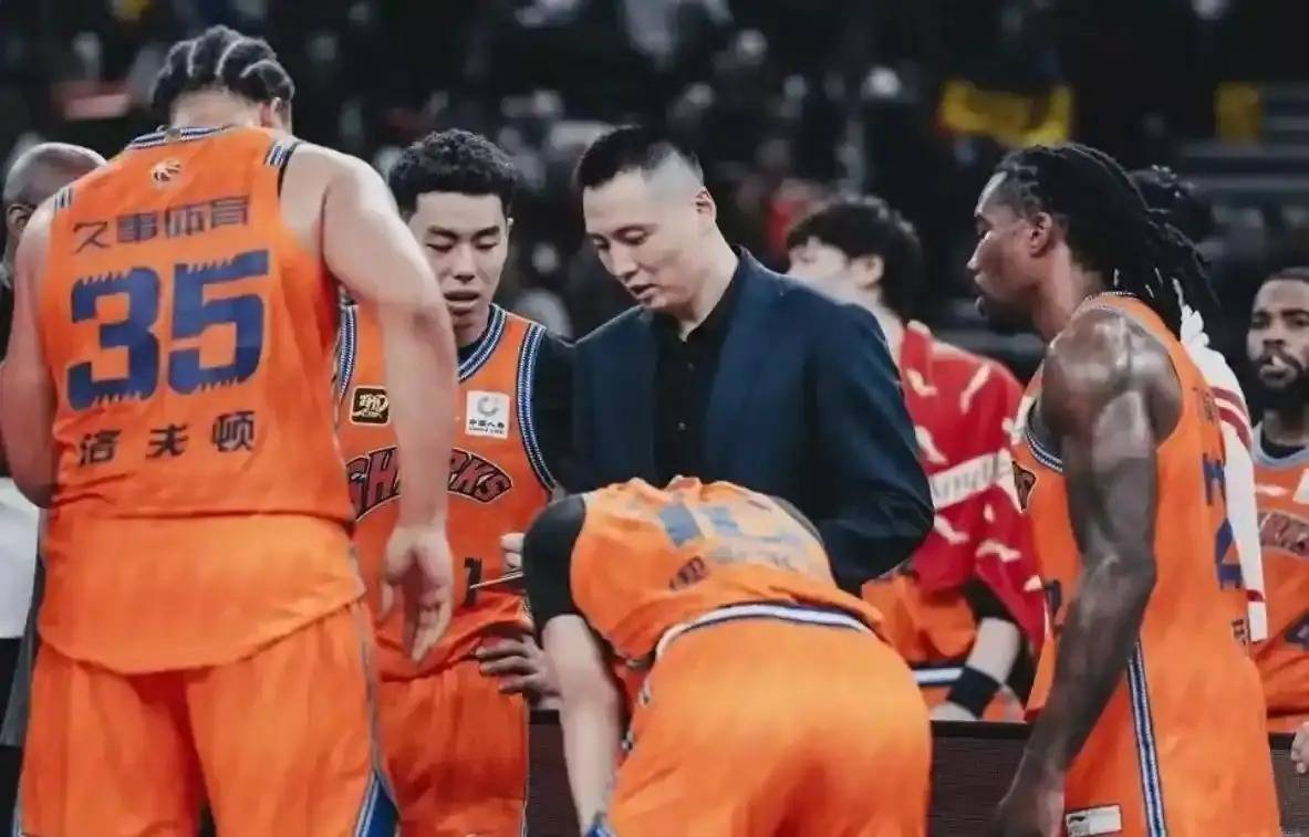平博娱乐-浙江队：经我俱乐部推荐王世龙加盟南京同曦教练组的简单介绍