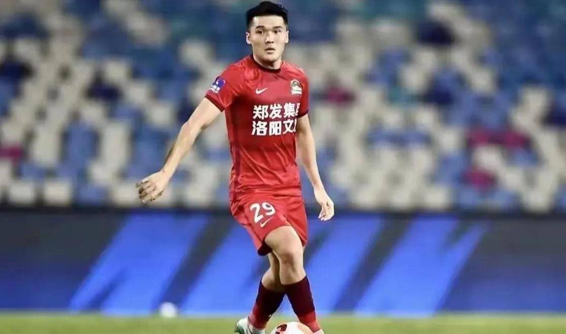 高准翼复出搭档外援中卫，泰山后防线重组，能否抵三镇进攻潮