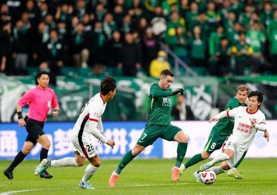 平博体育试玩-海港3-0大胜！中超半程大变天，国安35分夺冠，18岁新星射手榜第3