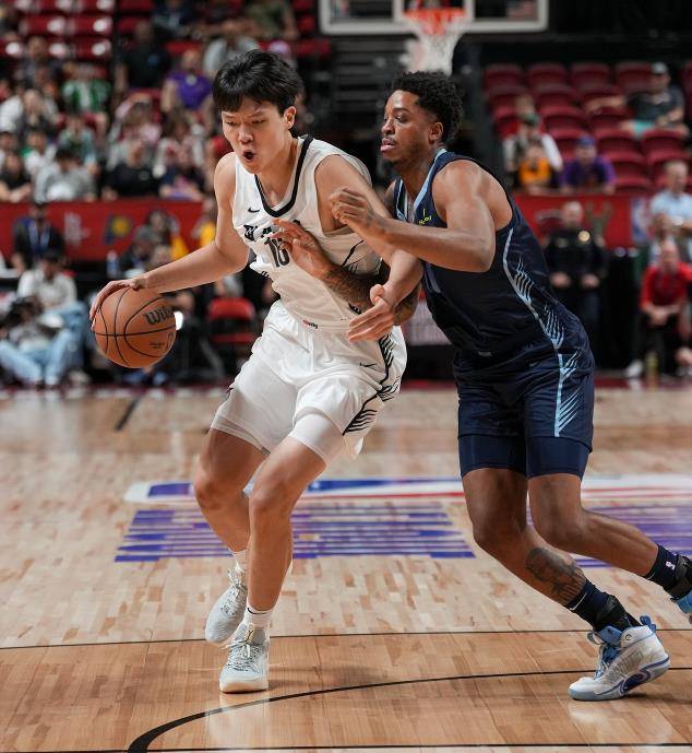 NBA夏联-杨瀚森10+5+5失误开拓者负灰熊