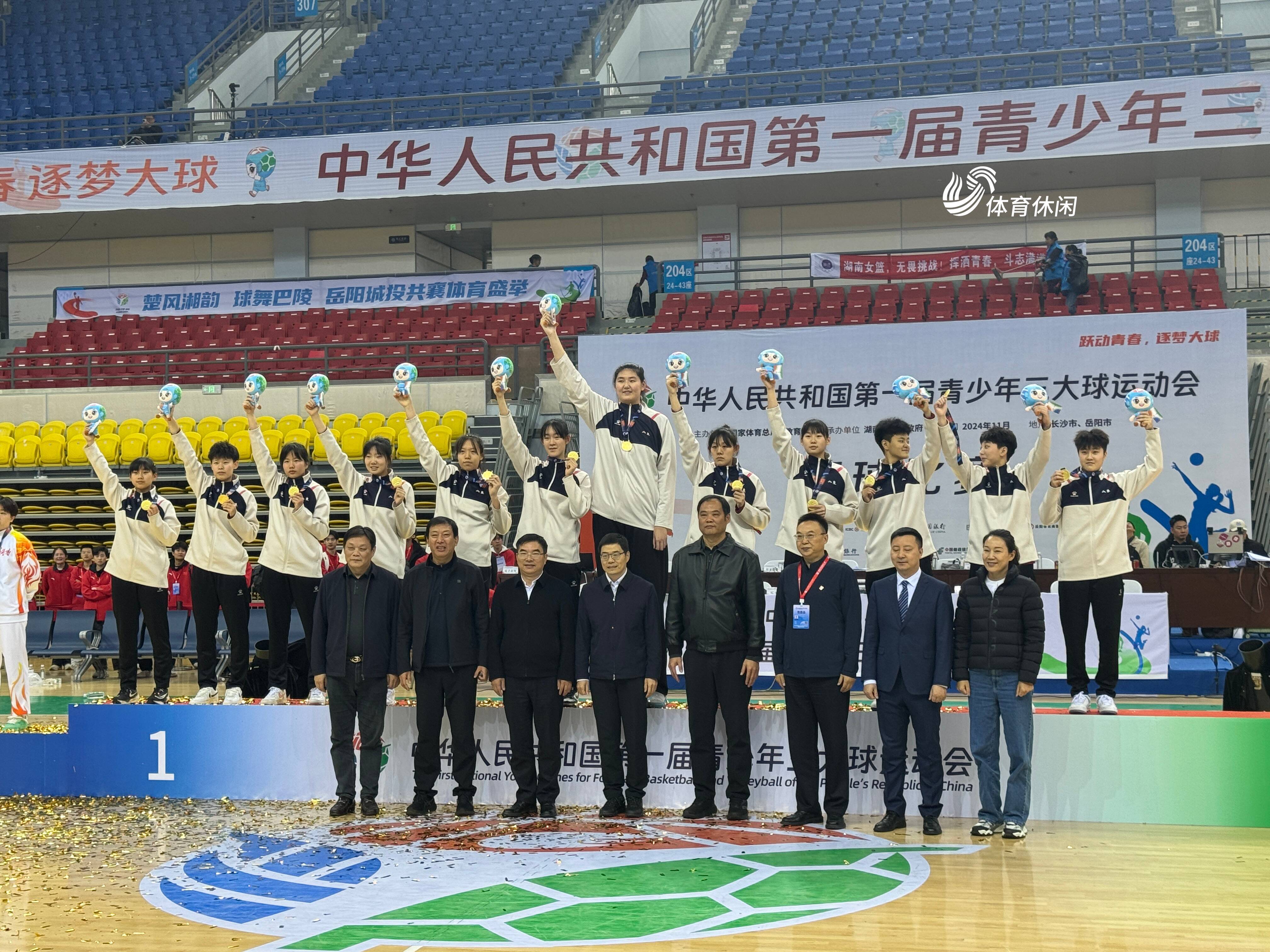 关于被打脸也没要到犯规！张子宇14中7得到17分9篮板4失误的信息