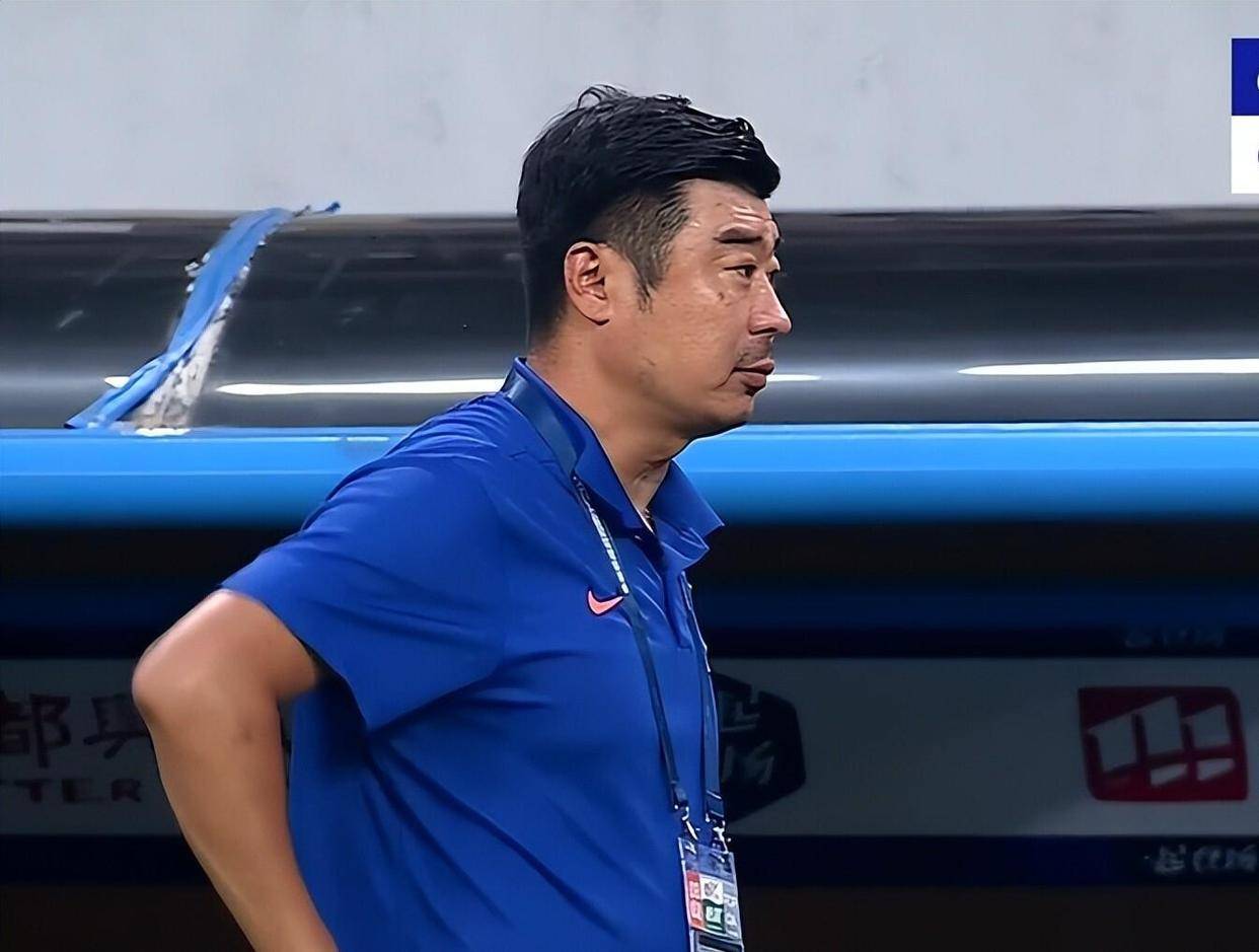 中超-费利佩双响王大雷染红成都2-1泰山赛季三杀对手